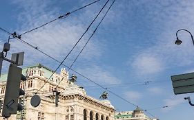 De Luxe Suite Staatsoper by ichbucheAT